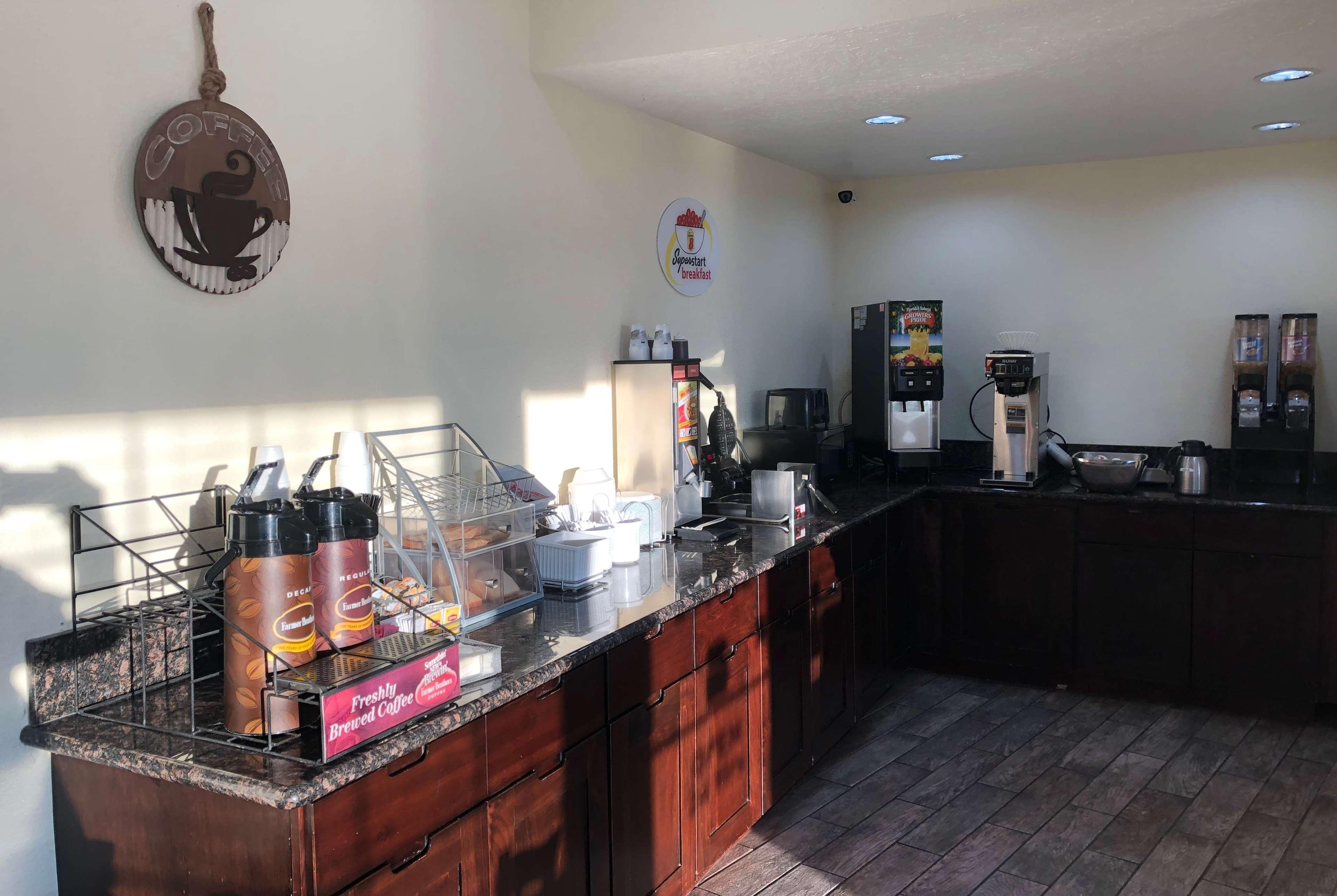 Motel Super 8 By Wyndham Ontario Zewnętrze zdjęcie