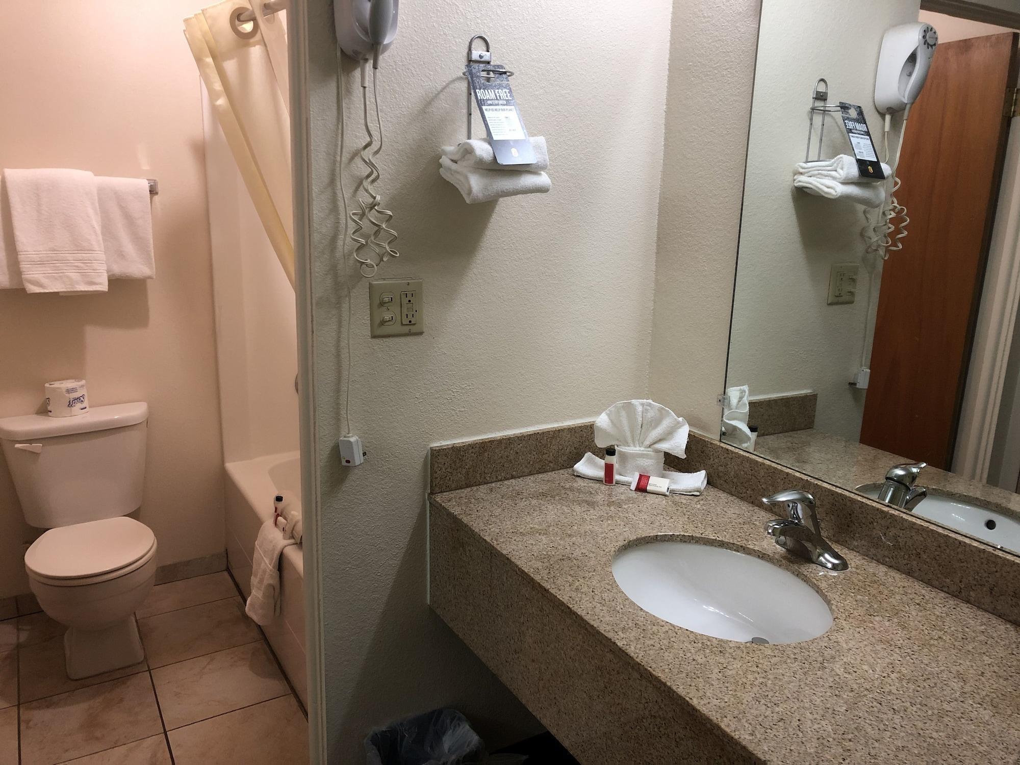 Motel Super 8 By Wyndham Ontario Zewnętrze zdjęcie