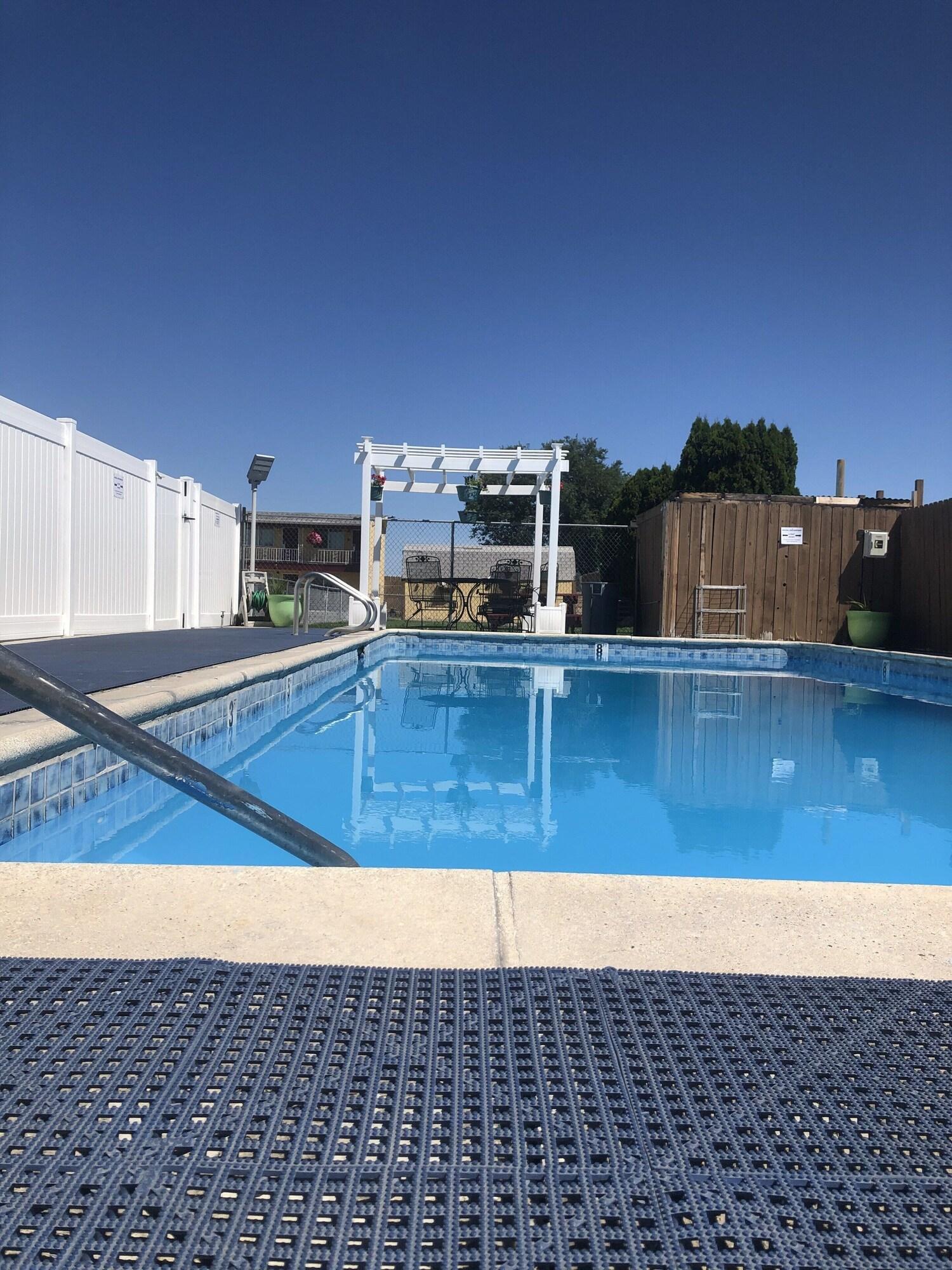 Motel Super 8 By Wyndham Ontario Zewnętrze zdjęcie