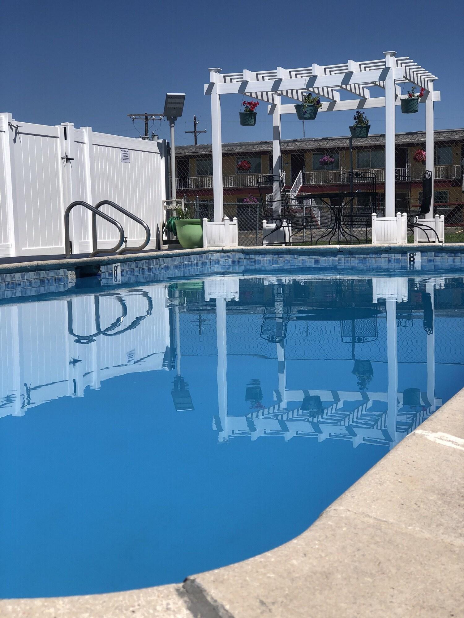 Motel Super 8 By Wyndham Ontario Zewnętrze zdjęcie