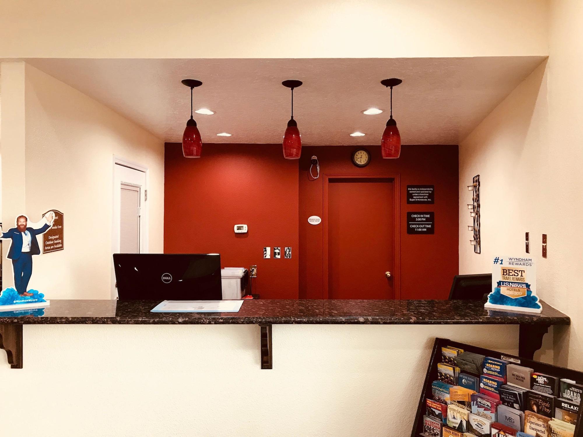Motel Super 8 By Wyndham Ontario Zewnętrze zdjęcie
