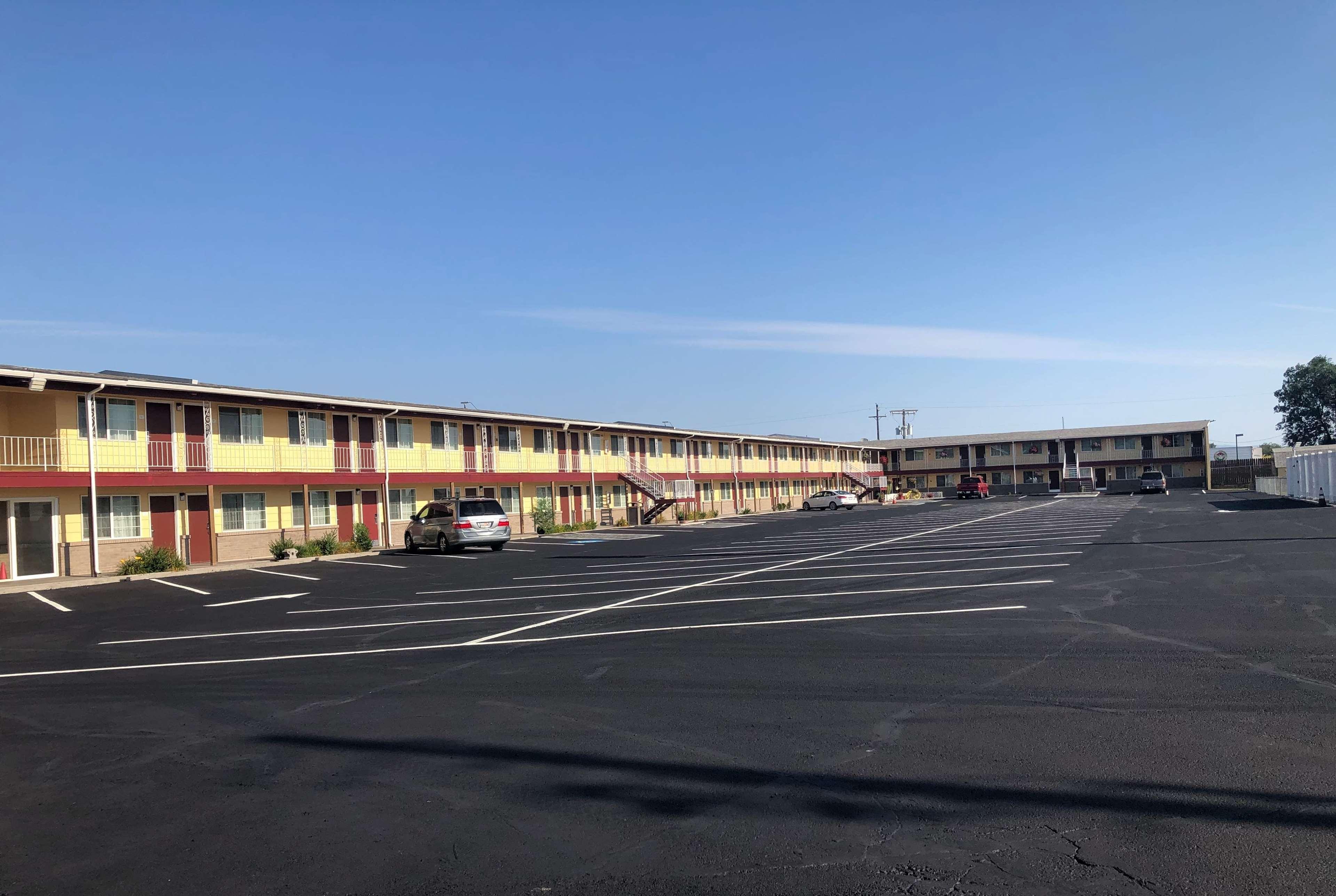 Motel Super 8 By Wyndham Ontario Zewnętrze zdjęcie