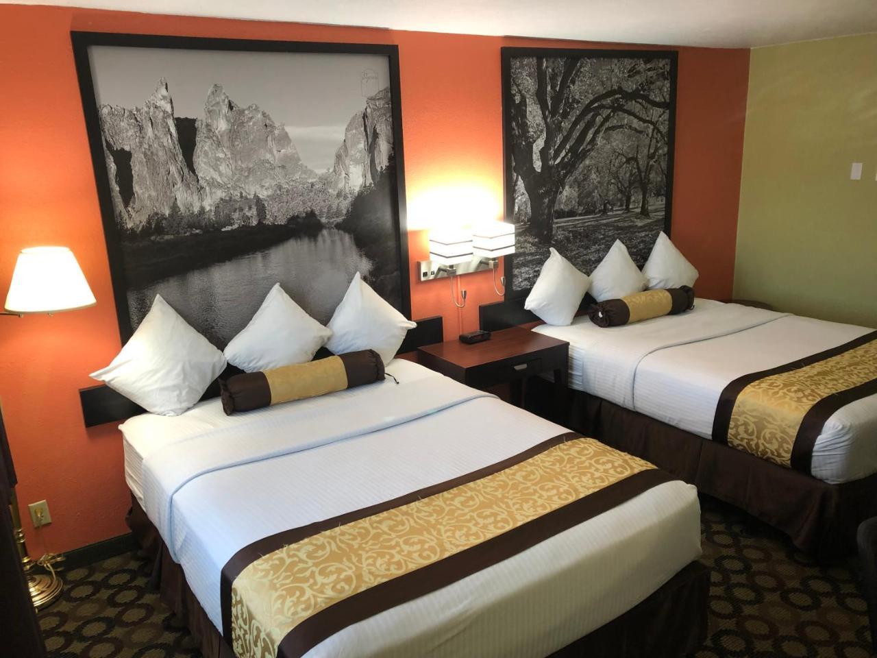 Motel Super 8 By Wyndham Ontario Zewnętrze zdjęcie