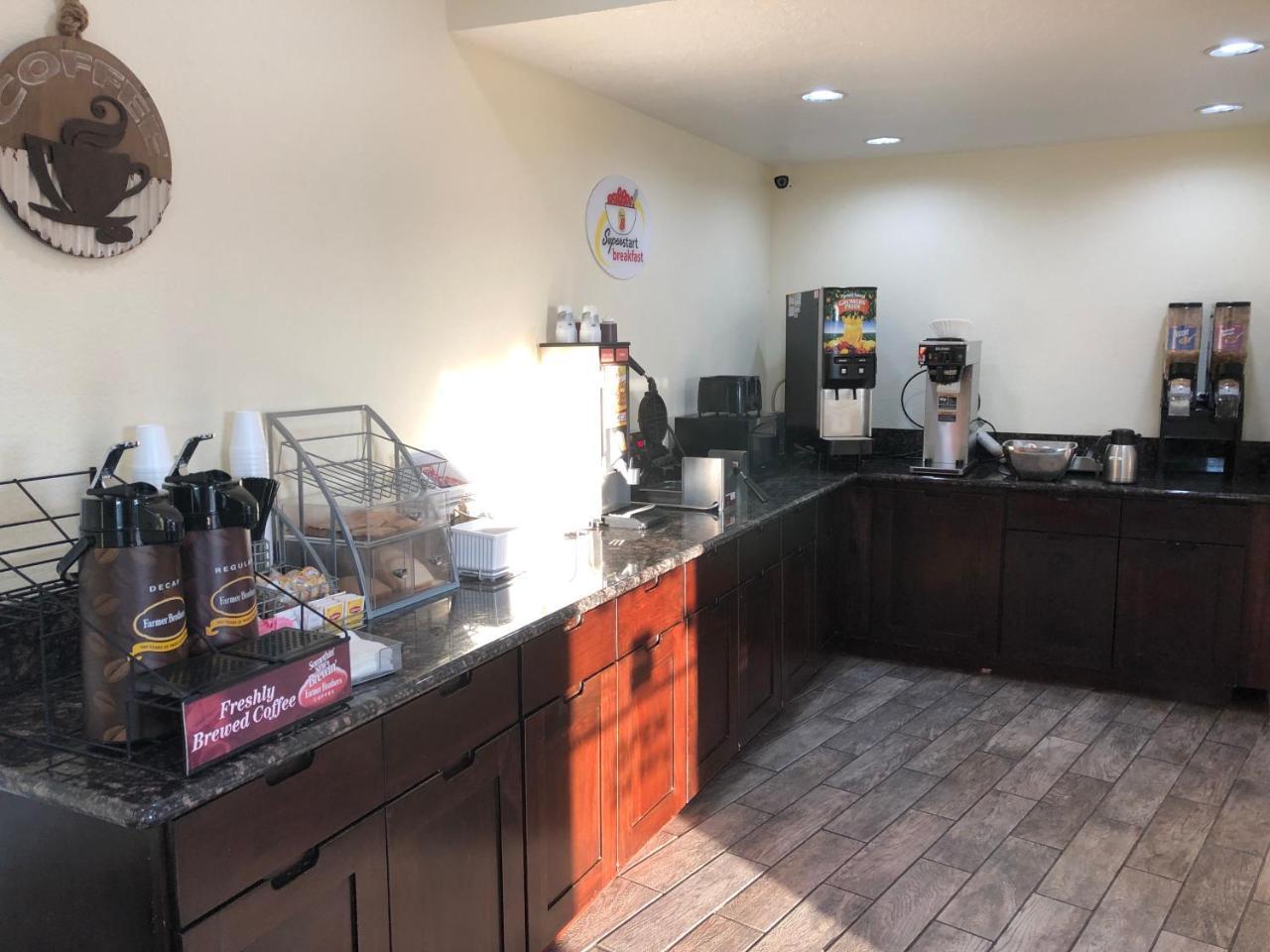 Motel Super 8 By Wyndham Ontario Zewnętrze zdjęcie